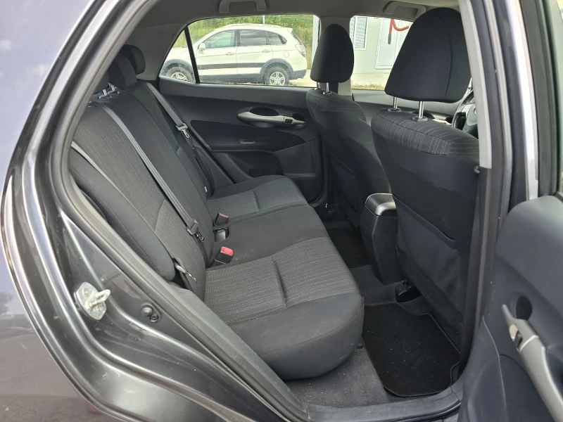 Toyota Auris 1.4БЕНЗИН/97КС/КЛИМАТРОНИК/5 ВРАТИ, снимка 12 - Автомобили и джипове - 52268212