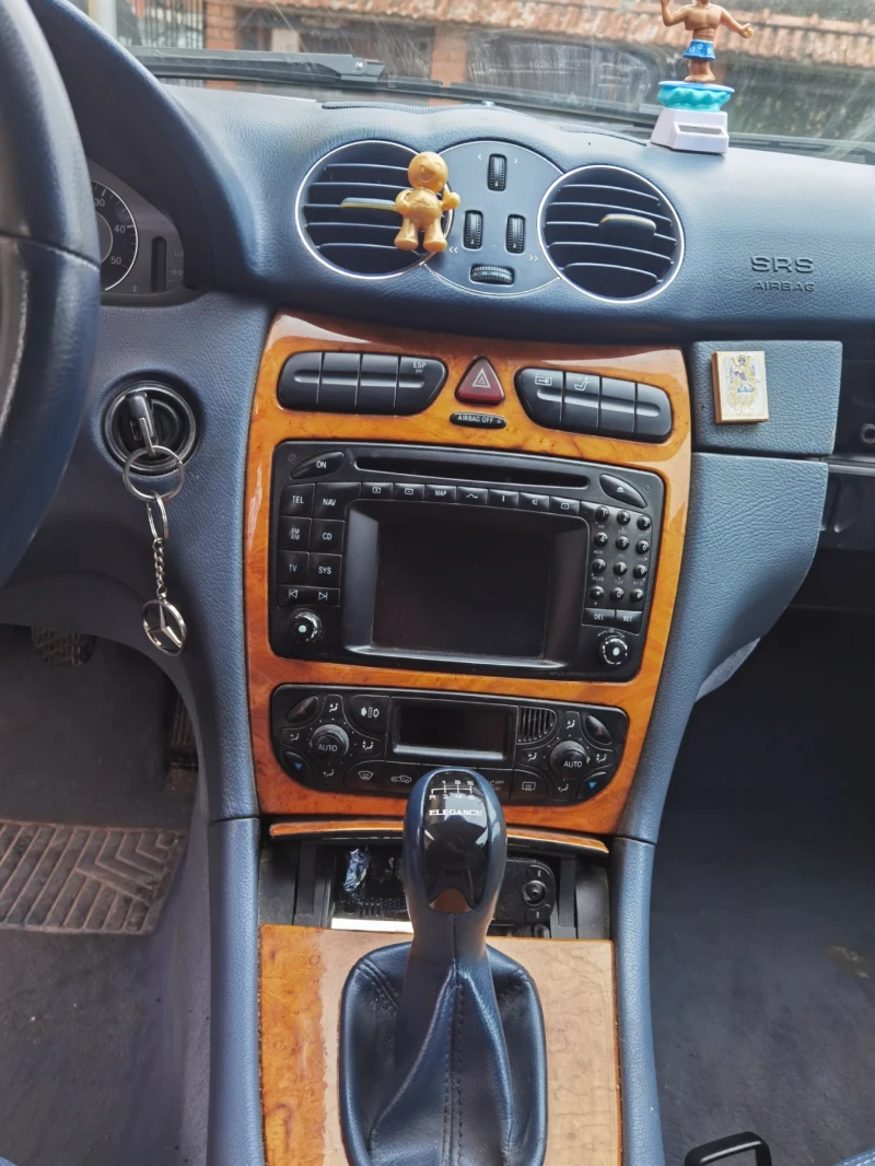 Mercedes-Benz CLK, снимка 11 - Автомобили и джипове - 52648951