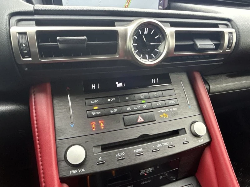 Lexus RC * AWD 6A | Red Interior * CARFAX * ЦЕНА ДО БГ, снимка 11 - Автомобили и джипове - 52876941