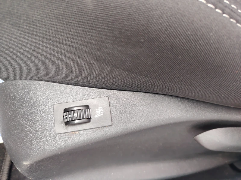 Peugeot 208 1.2 vvti 100х.км, снимка 7 - Автомобили и джипове - 53011180