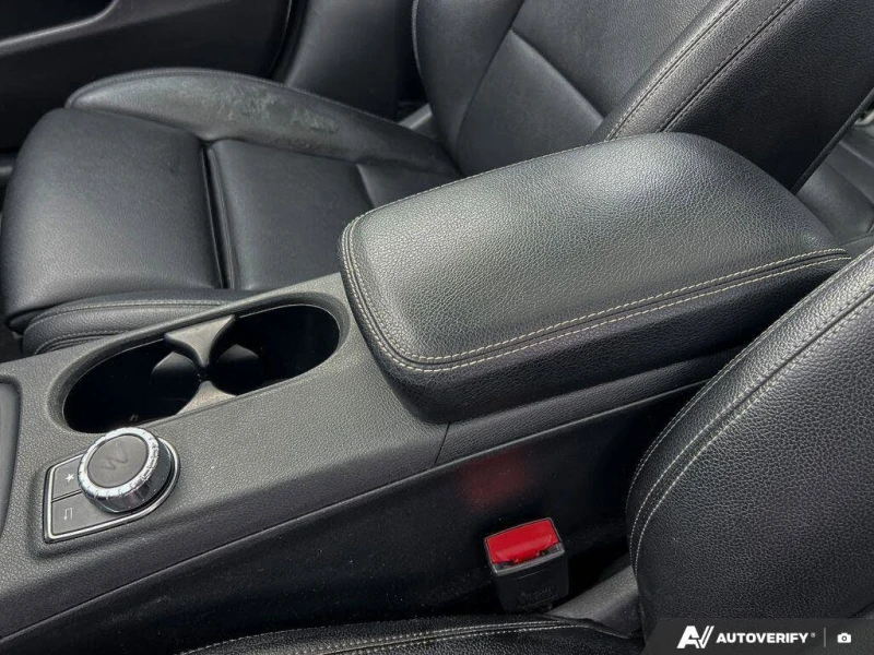 Mercedes-Benz CLA 250 4MATIC * АвтоКредит* (ЦЕНА ДО БГ)* , снимка 11 - Автомобили и джипове - 53078579