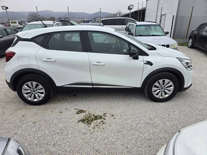 Renault Captur 1.5 dCi, снимка 8 - Автомобили и джипове - 53181604