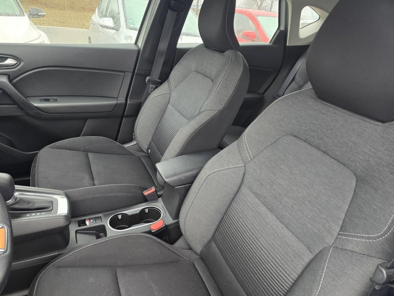 Renault Captur 1.5 dCi, снимка 11 - Автомобили и джипове - 53181604