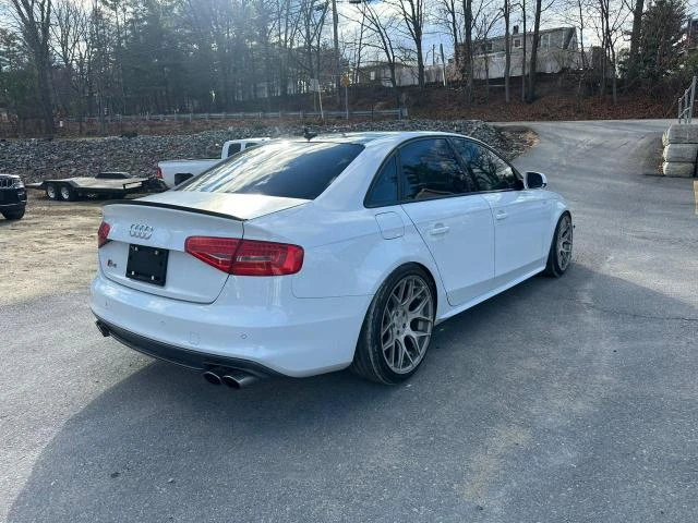 Audi S4 Premium Plus 4х4* Keyless* Пано* Памет* 7седалки* , снимка 3 - Автомобили и джипове - 48424019