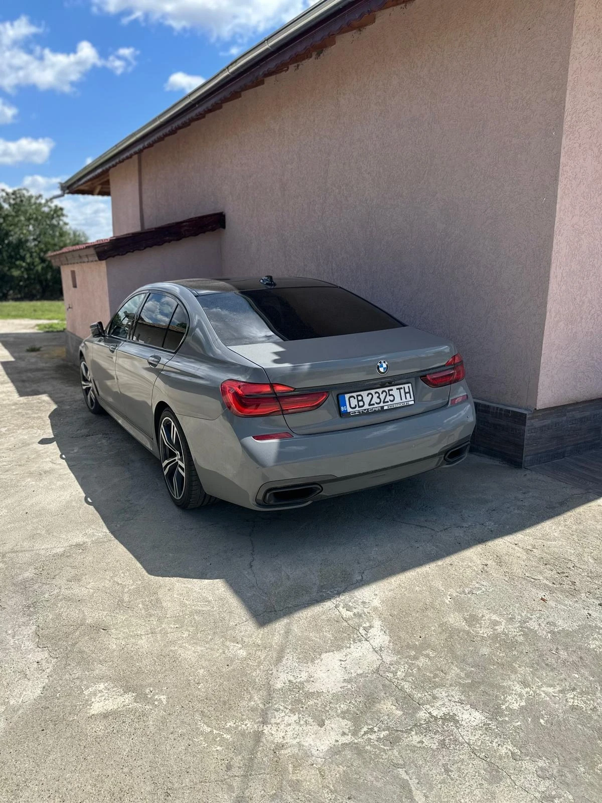 BMW 750  - изображение 3