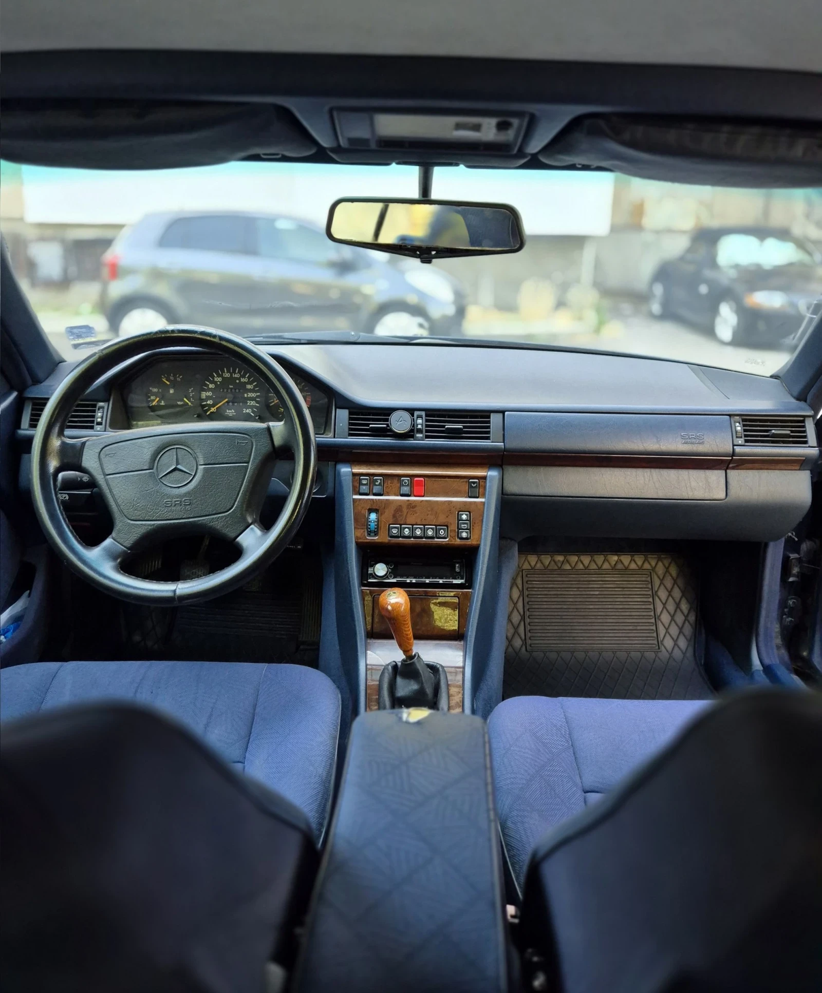 Mercedes-Benz E 200  - изображение 5