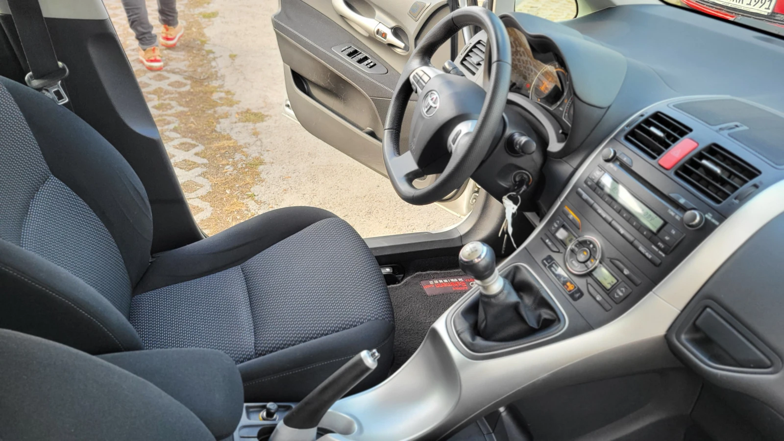 Toyota Auris 1.6i - изображение 7