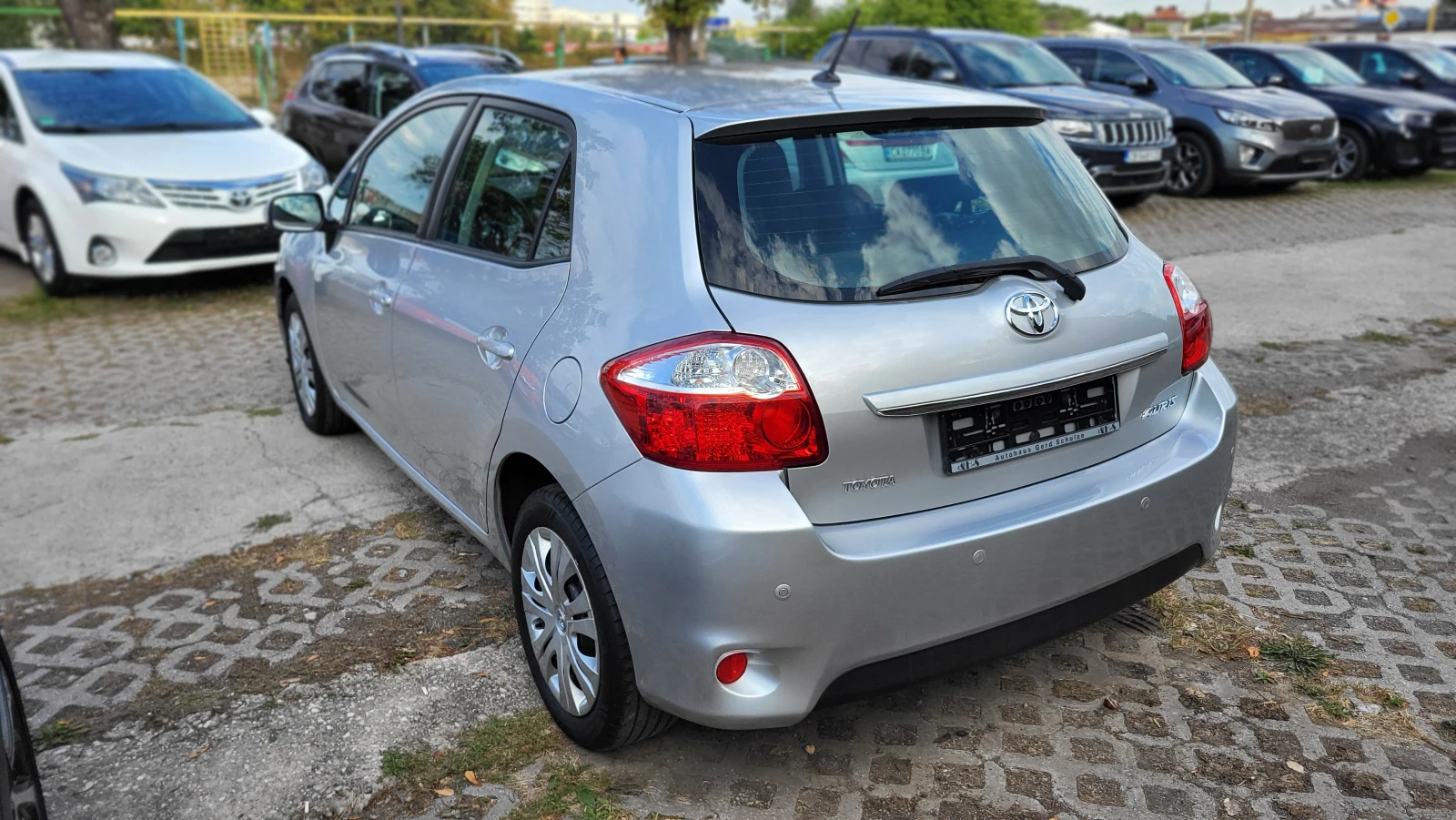 Toyota Auris 1.6i - изображение 5