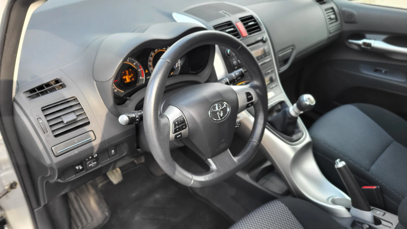 Toyota Auris 1.6i | Mobile.bg   12