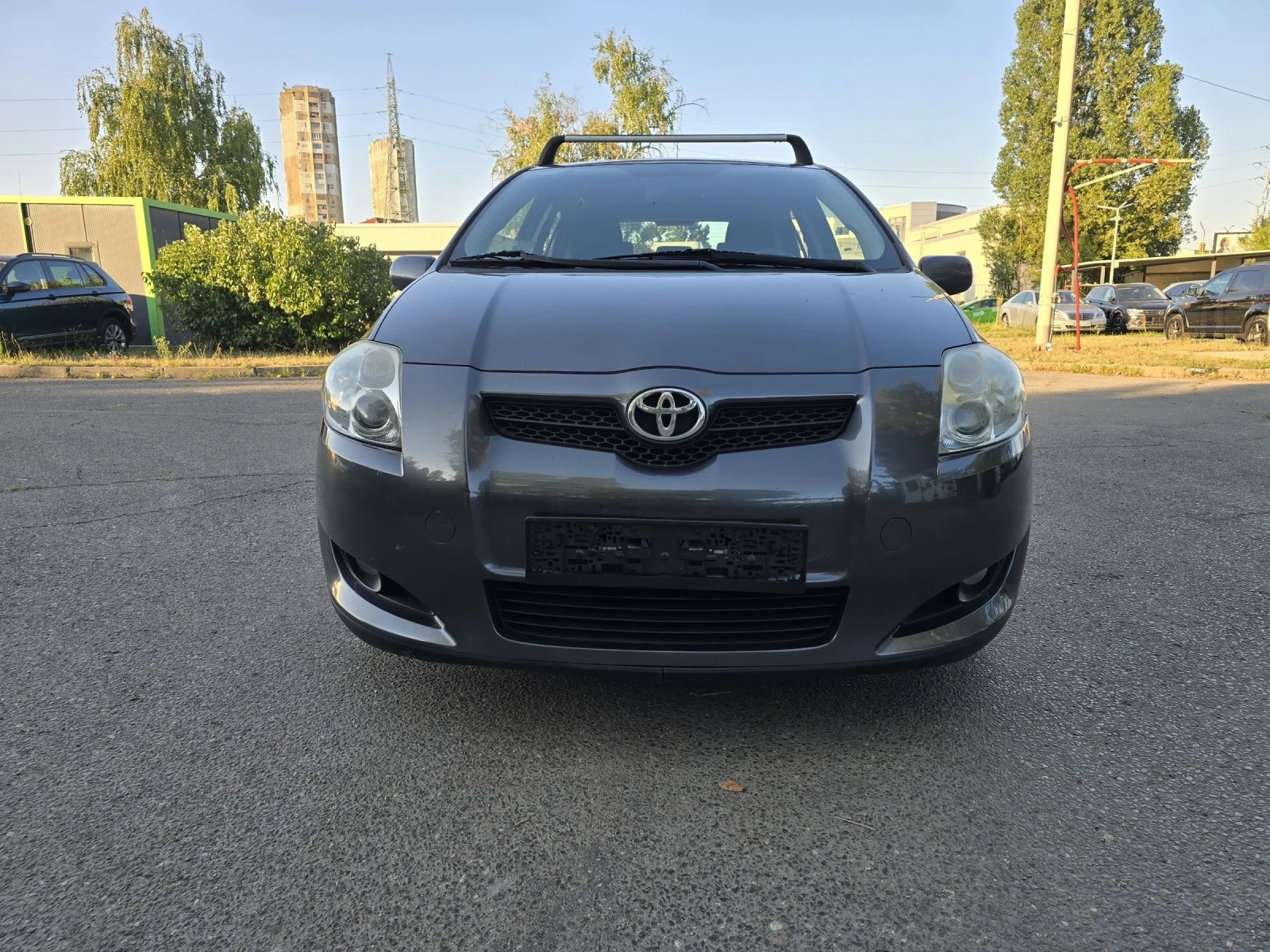 Toyota Auris 1.4БЕНЗИН/97КС/КЛИМАТРОНИК/5 ВРАТИ - изображение 2