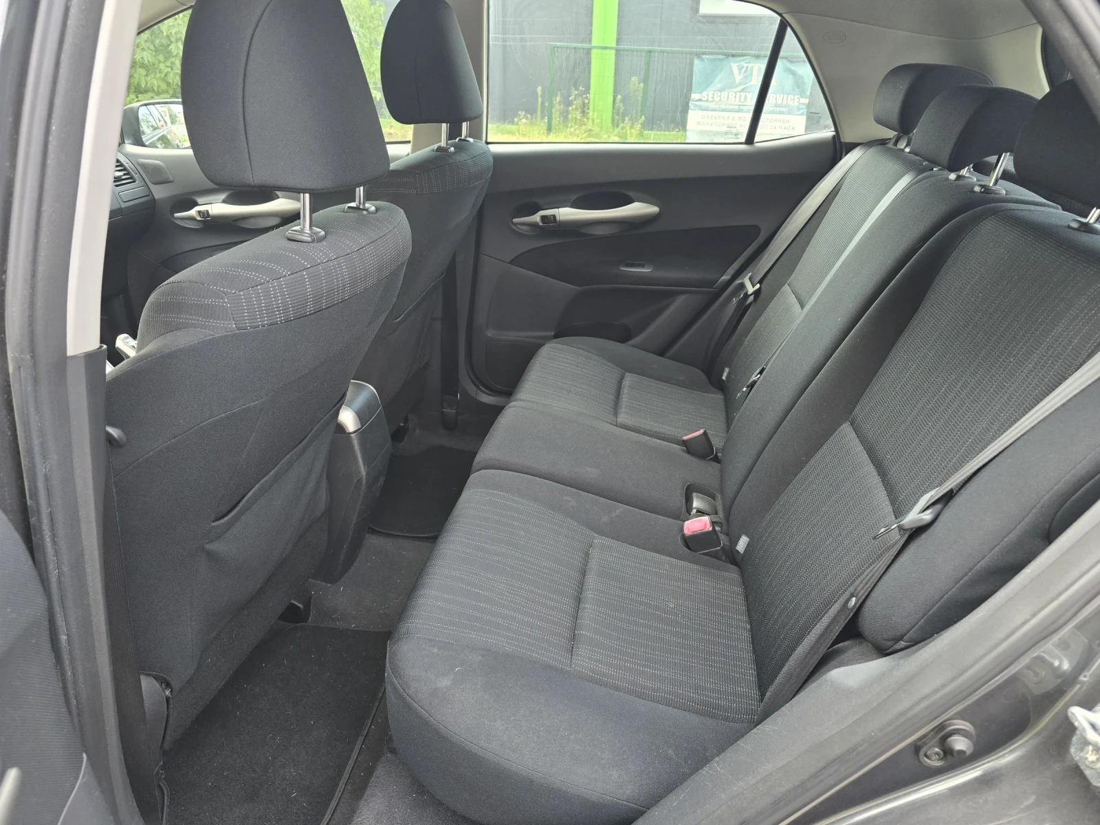 Toyota Auris 1.4БЕНЗИН/97КС/КЛИМАТРОНИК/5 ВРАТИ - изображение 10