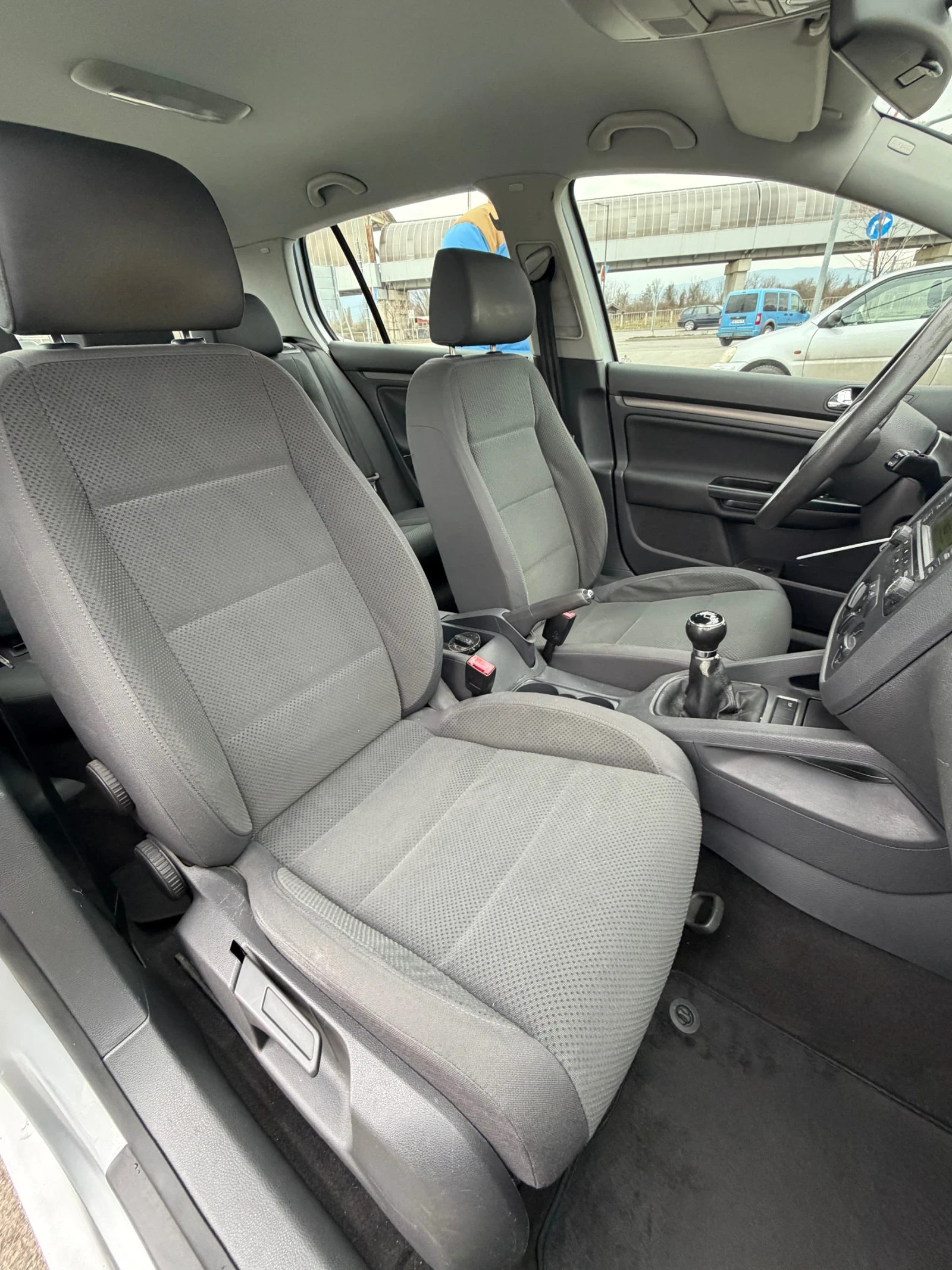 VW Golf V 1.6 102к.с, снимка 14 - Автомобили и джипове - 53916366