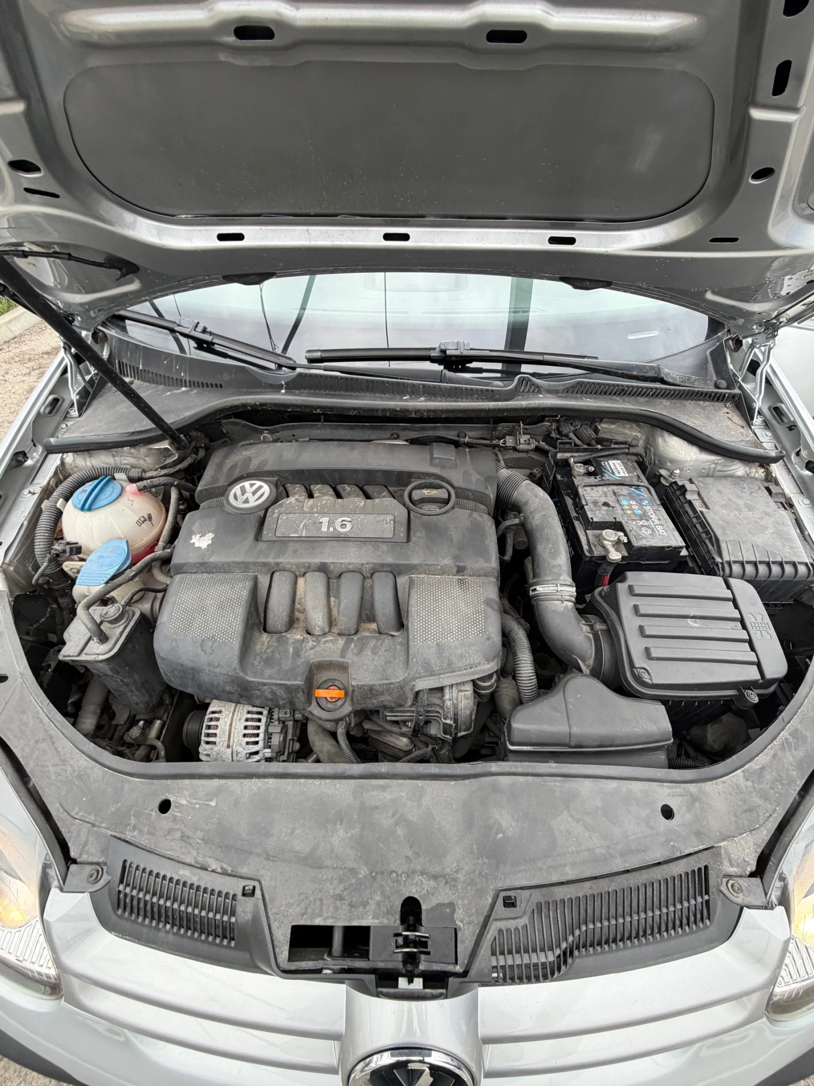 VW Golf V 1.6 102к.с, снимка 16 - Автомобили и джипове - 53916366