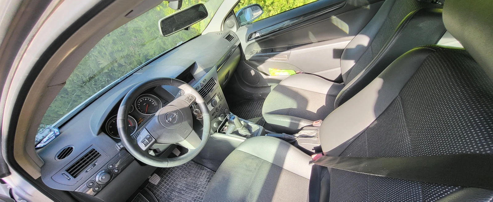 Opel Astra H GTC, снимка 7 - Автомобили и джипове - 54169455