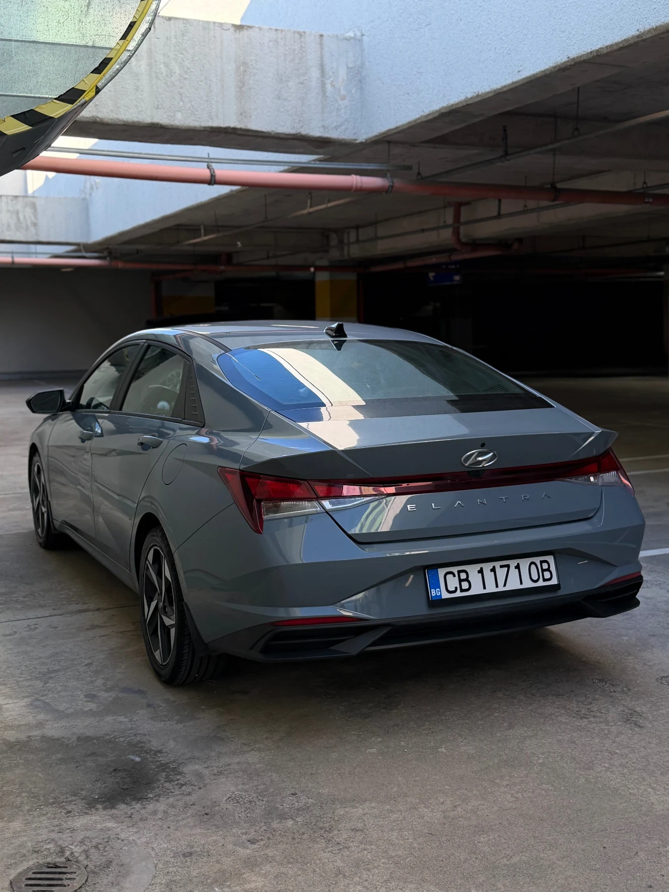 Hyundai Elantra 2.0 SEL, снимка 4 - Автомобили и джипове - 54699925