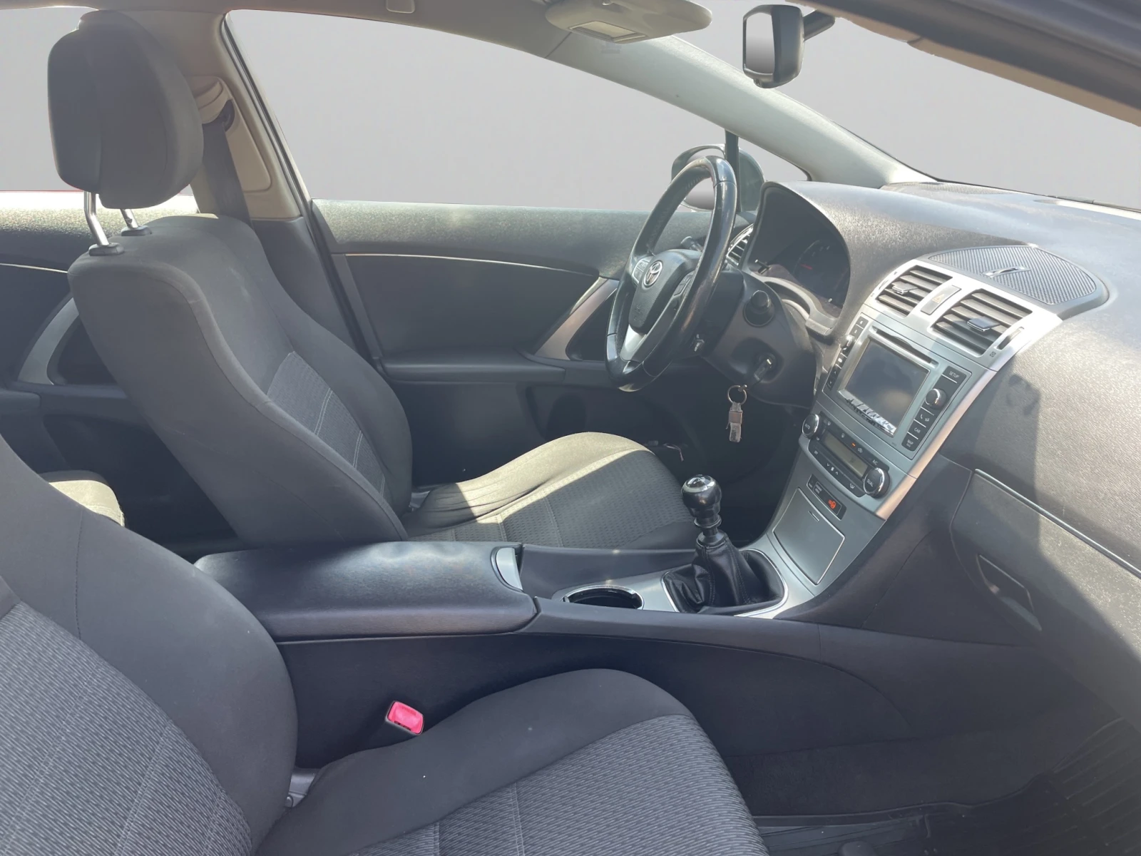 Toyota Avensis 1.8 petrol 147 hp MT6 EURO 5B, снимка 15 - Автомобили и джипове - 54828790