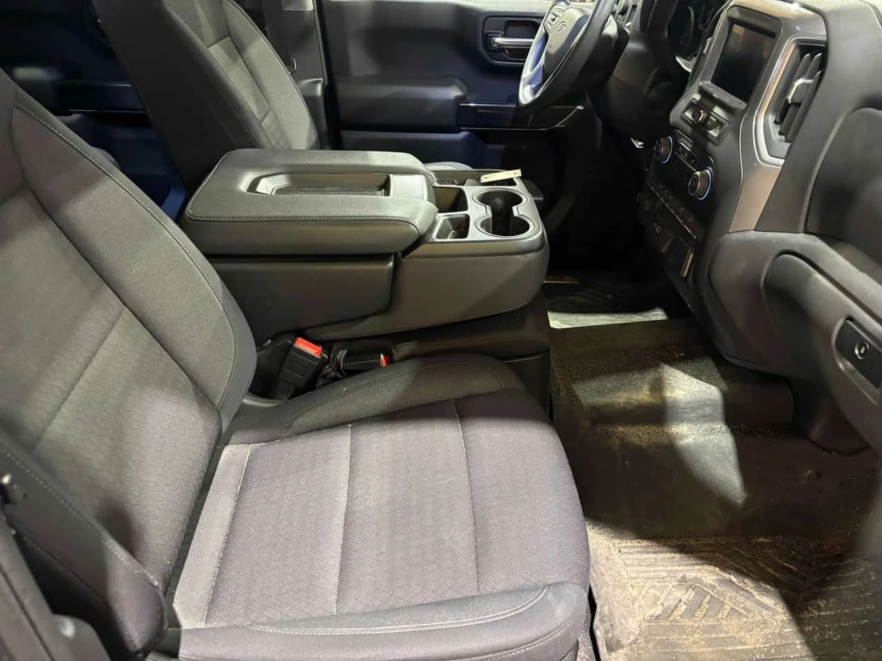 Chevrolet Silverado * Custom Trail Boss * CARFAX * ЦЕНА ДО БГ, снимка 13 - Автомобили и джипове - 55322847