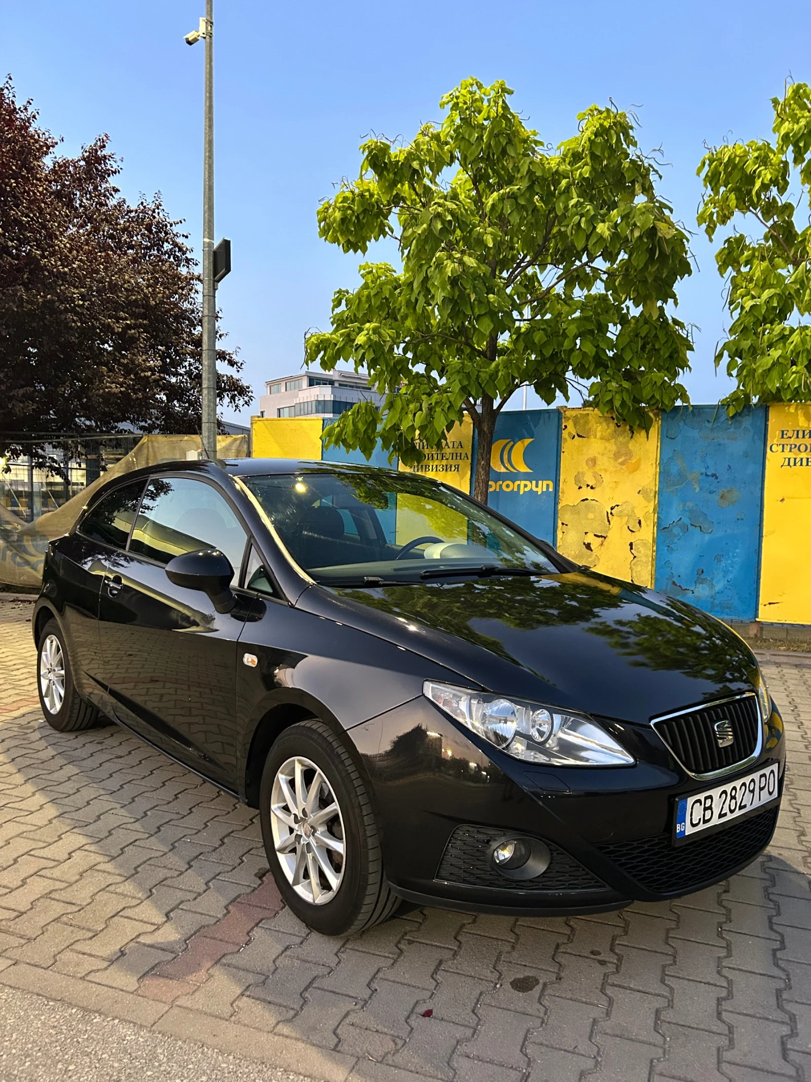 Seat Ibiza 1.4 бензин, снимка 4 - Автомобили и джипове - 55336471