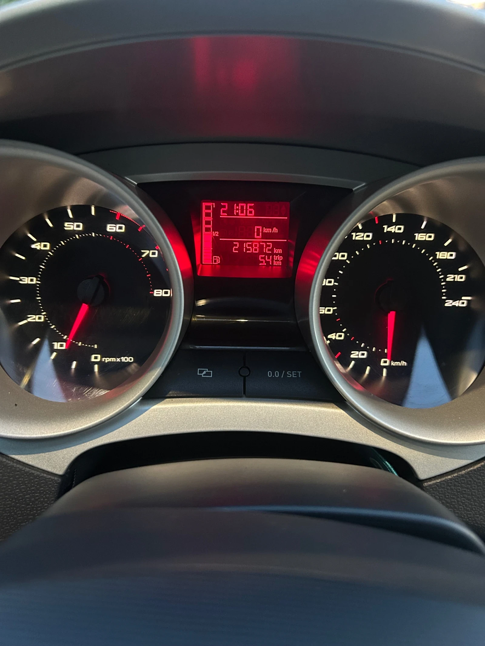 Seat Ibiza 1.4 бензин, снимка 14 - Автомобили и джипове - 55336471