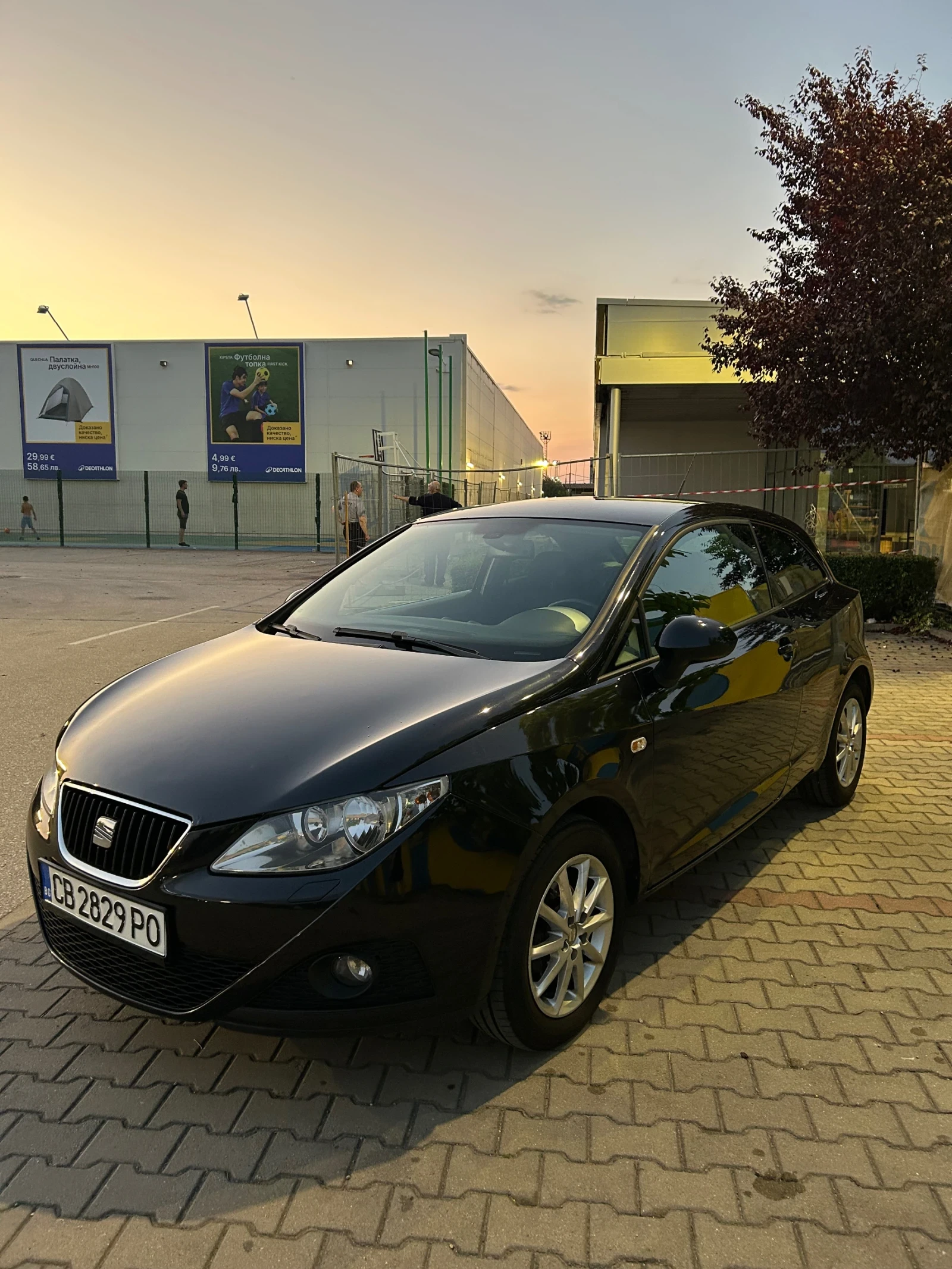 Seat Ibiza 1.4 бензин, снимка 5 - Автомобили и джипове - 55336471