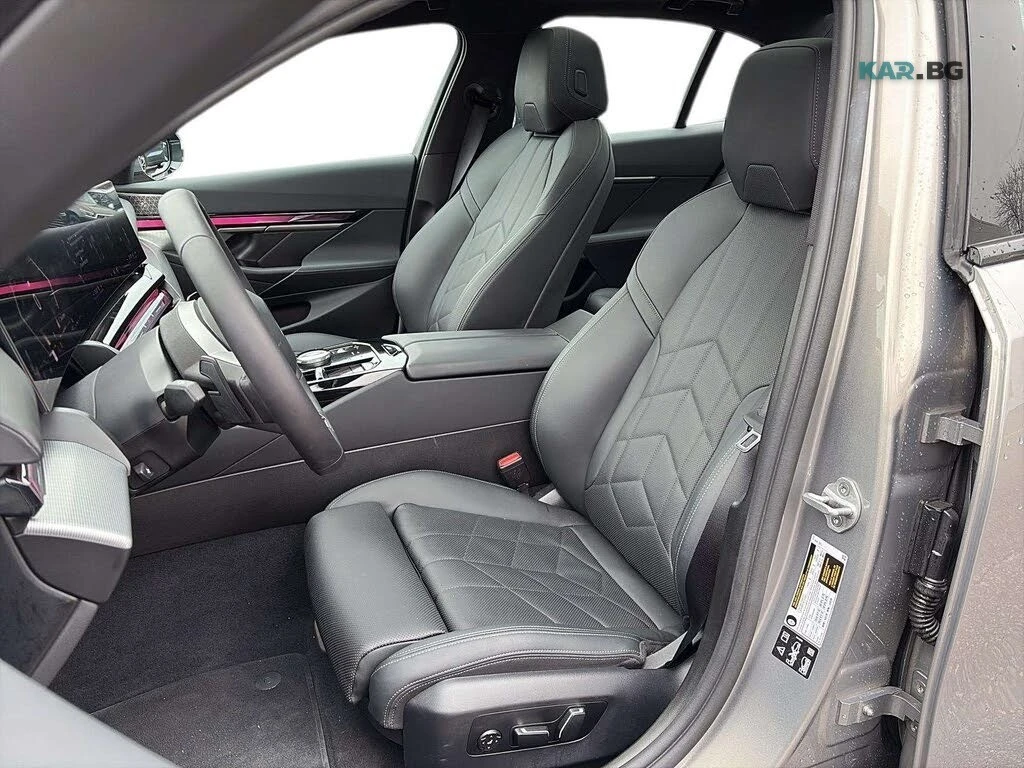 BMW 530 * xDrivе* АвтоКредит * (ЦЕНА ДО БГ), снимка 8 - Автомобили и джипове - 55398564