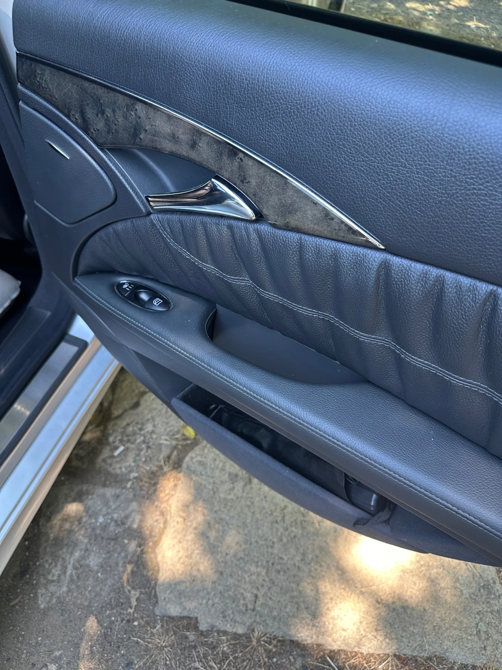 Mercedes-Benz E 320, снимка 4 - Автомобили и джипове - 55613917