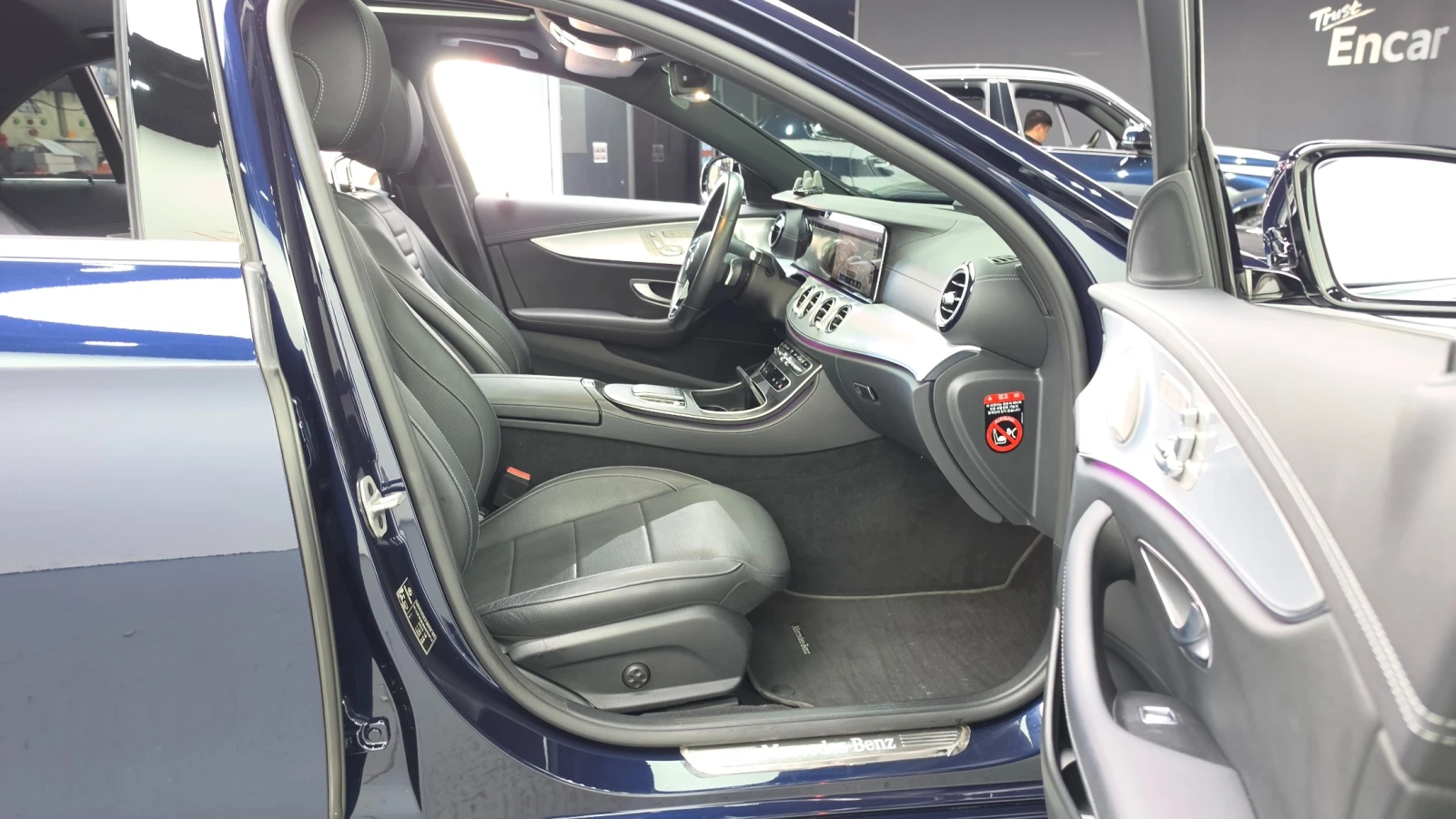 Mercedes-Benz E 350 2.0 4MATIC Avantgarde, FULL, снимка 10 - Автомобили и джипове - 56324630