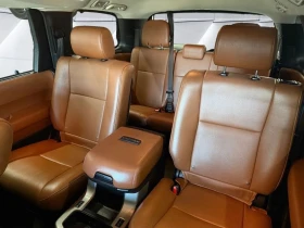 Toyota Sequoia PLATINUM * 4WD * БЕЗ РЪЖДА * CARFAX * 7 МЕСТА * , снимка 12