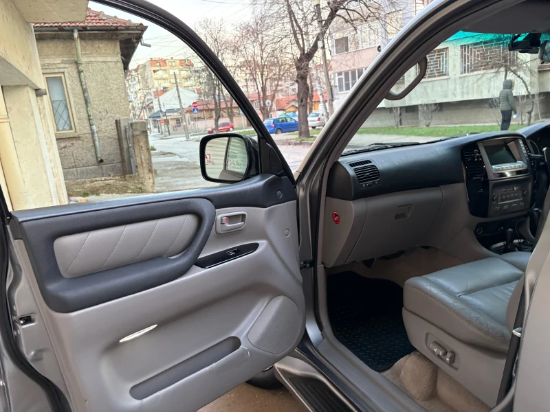 Toyota Land cruiser J100, снимка 12 - Автомобили и джипове - 48375593