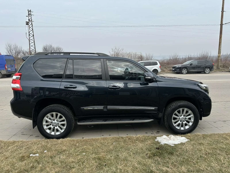 Toyota Land cruiser 2.8 D-4D, снимка 9 - Автомобили и джипове - 49371649