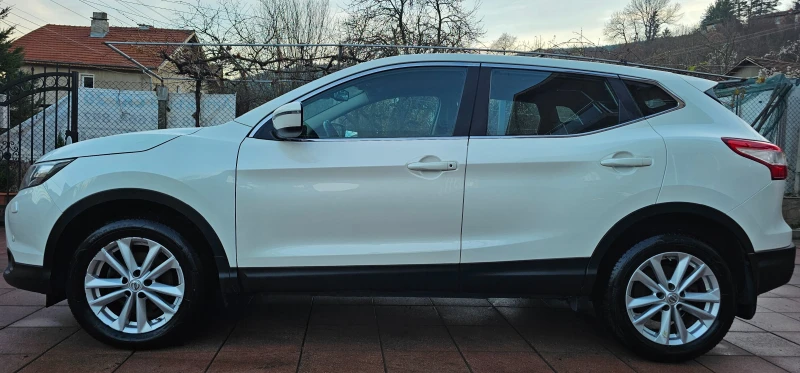 Nissan Qashqai  DIG-T , снимка 5 - Автомобили и джипове - 52528382