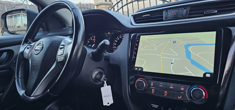 Nissan Qashqai  DIG-T , снимка 13 - Автомобили и джипове - 52528382