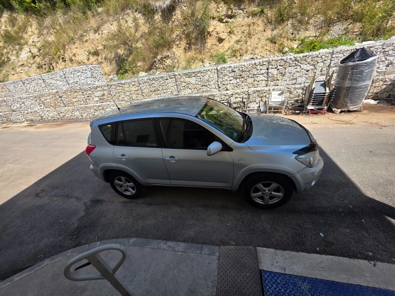 Toyota Rav4 2.2 4x4 AWD - обслужена, винетка, ГО, преглед, снимка 3 - Автомобили и джипове - 52577543