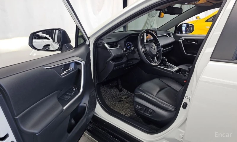 Toyota Rav4, снимка 10 - Автомобили и джипове - 53416588