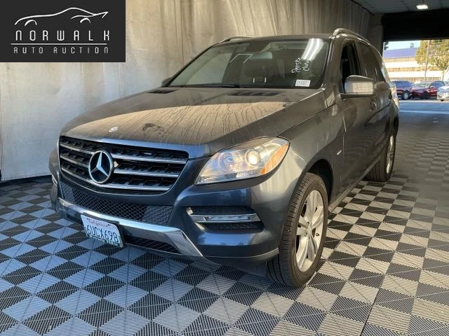 Mercedes-Benz ML 350 ПОДГРЕВ* КАМЕРА* КЕЙЛЕС* ОБДУХВАНЕ* МАСАЖ, снимка 1 - Автомобили и джипове - 48815835