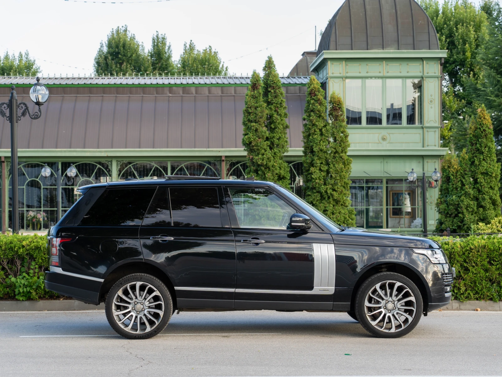 Land Rover Range rover 340 к.с. Autobiography Hybrid Panorama Vacum TV  - изображение 4
