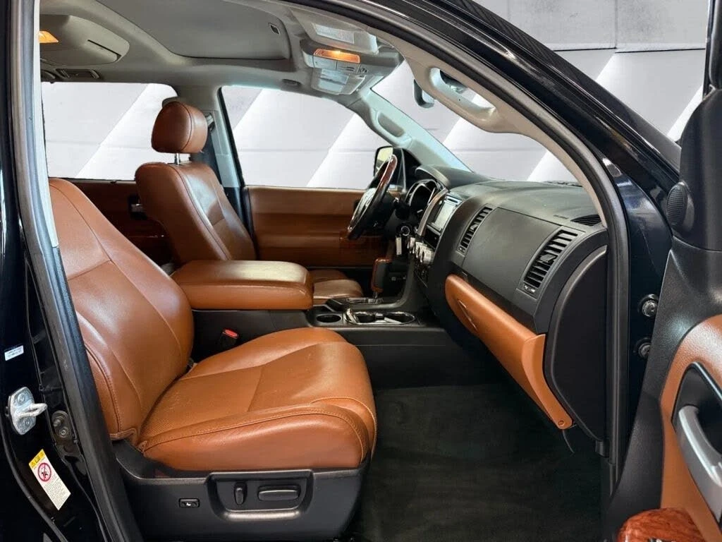 Toyota Sequoia PLATINUM * 4WD * БЕЗ РЪЖДА * CARFAX * 7 МЕСТА * , снимка 11 - Автомобили и джипове - 54146254