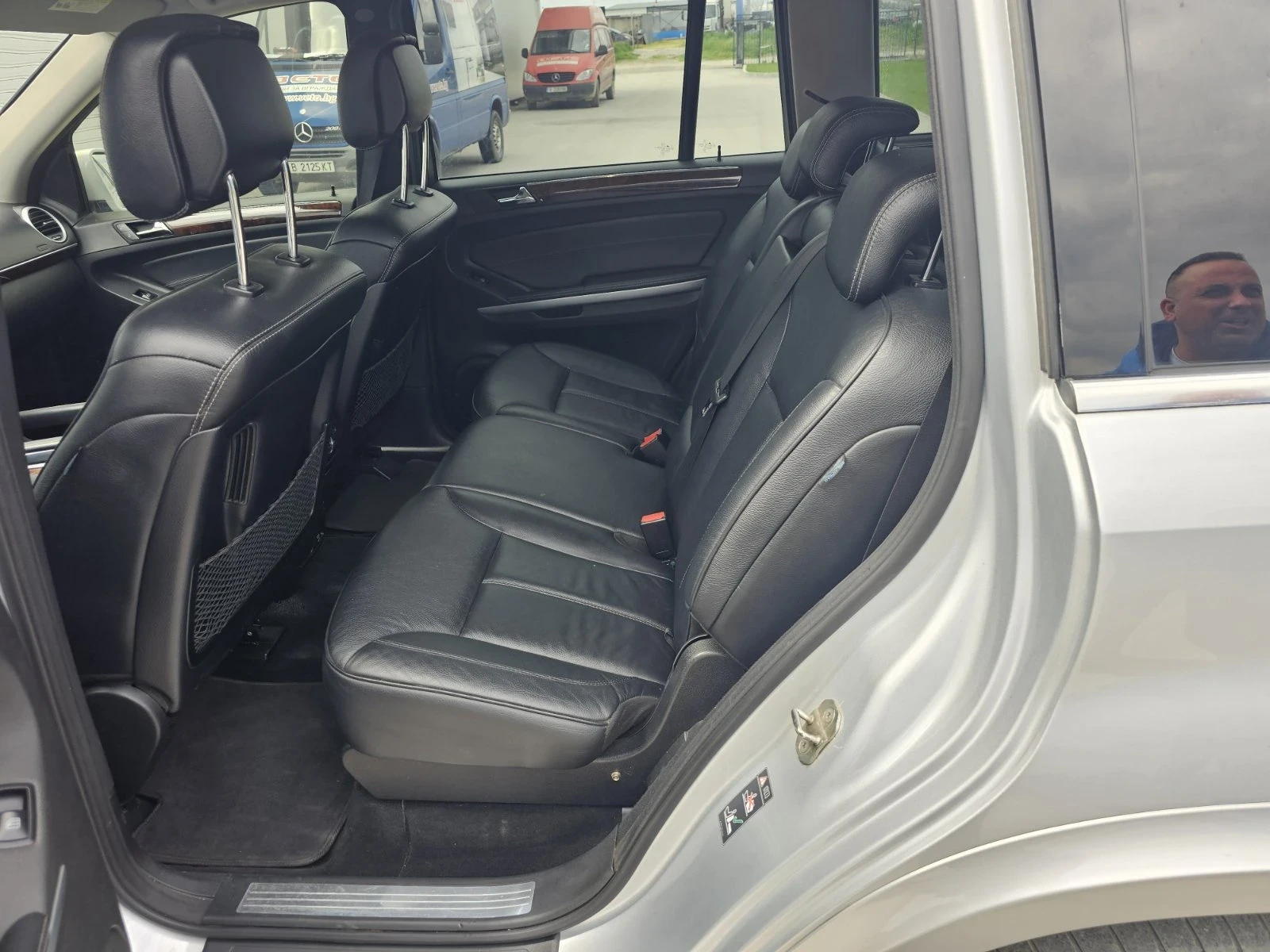 Mercedes-Benz GL 550, снимка 10 - Автомобили и джипове - 54157231