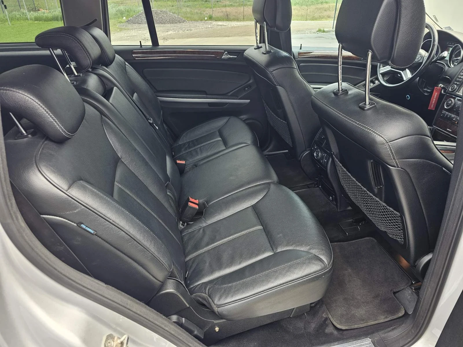 Mercedes-Benz GL 550, снимка 8 - Автомобили и джипове - 54157231