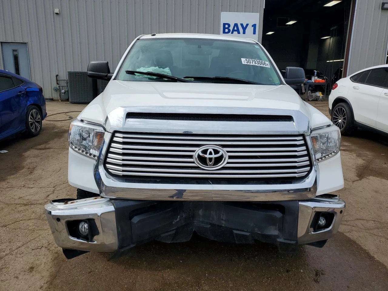 Toyota Tundra 5.7l Sr5, снимка 5 - Автомобили и джипове - 54731396