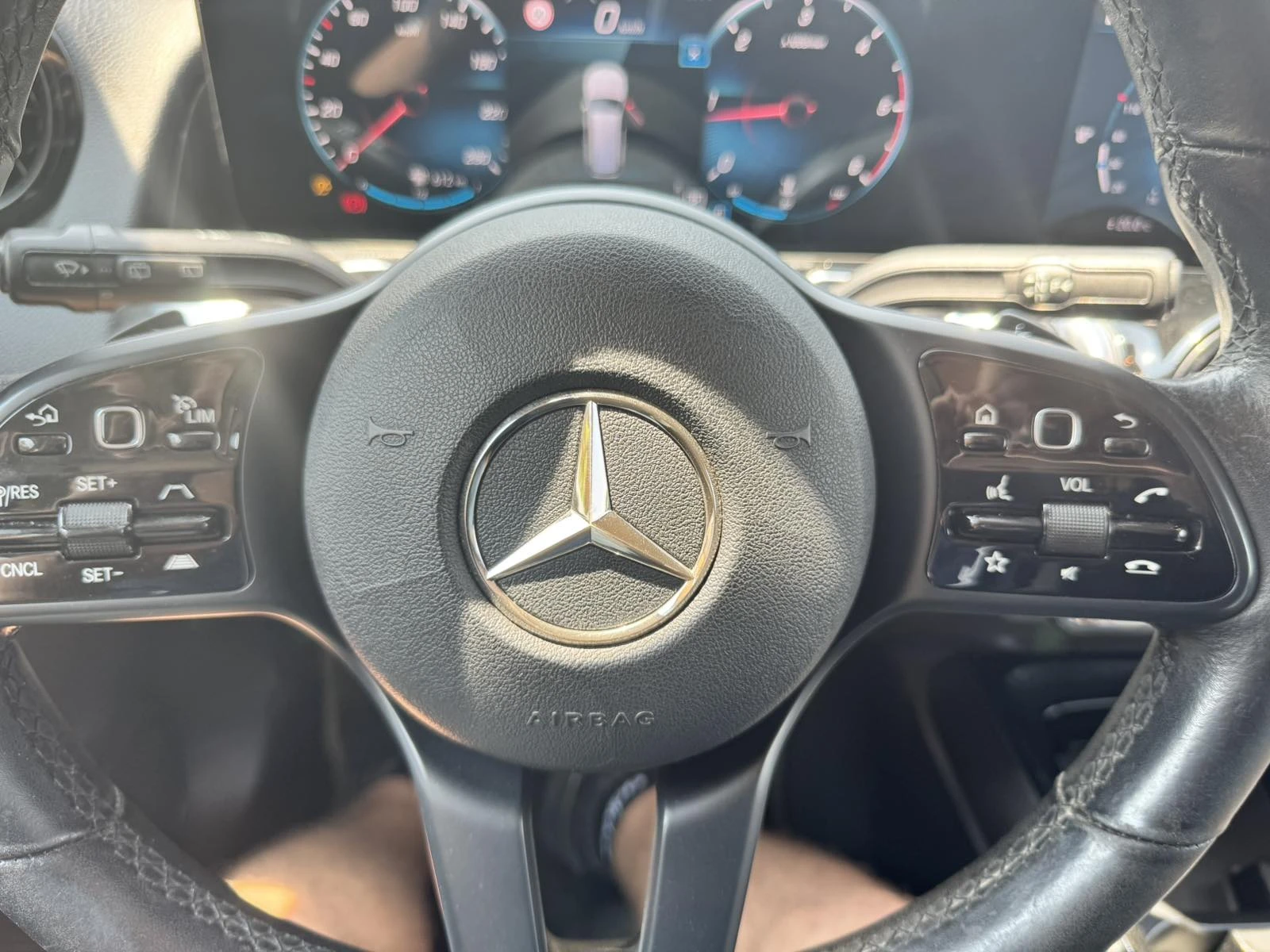 Mercedes-Benz GLB 180 180d, снимка 6 - Автомобили и джипове - 55120328