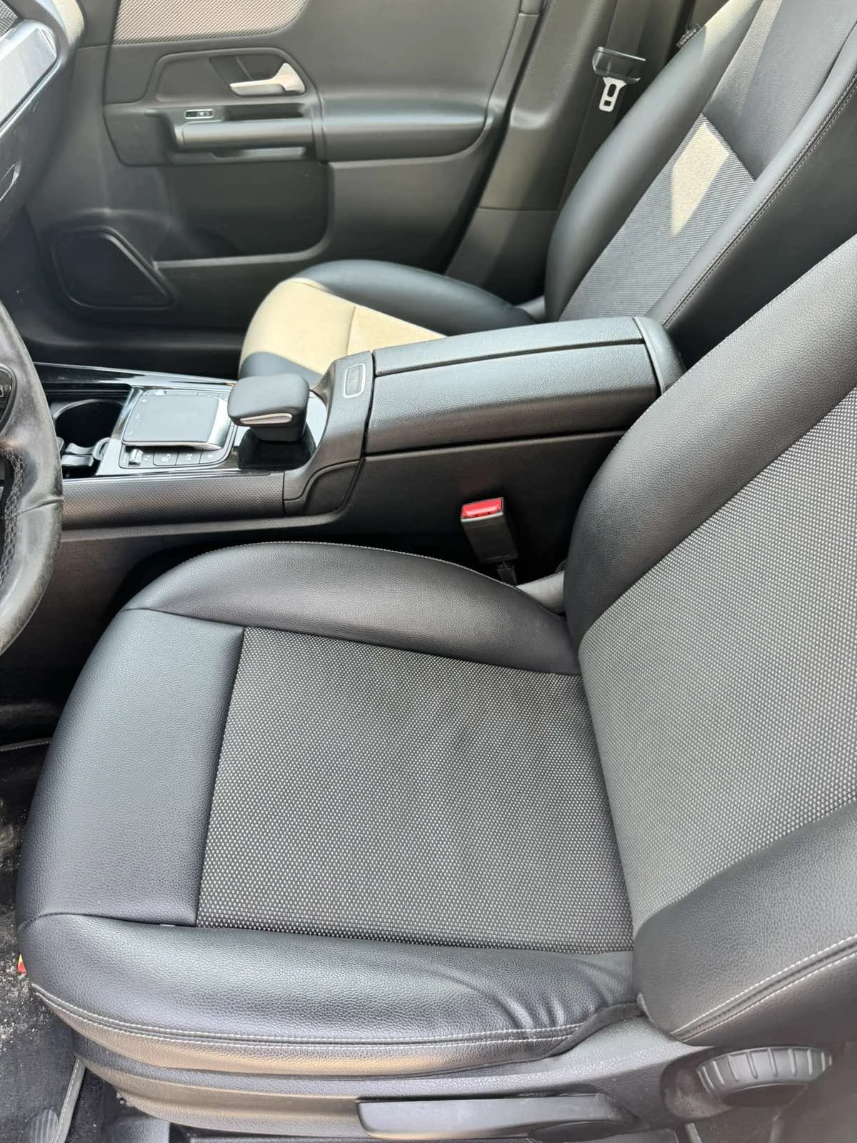 Mercedes-Benz GLB 180 180d, снимка 13 - Автомобили и джипове - 55120328