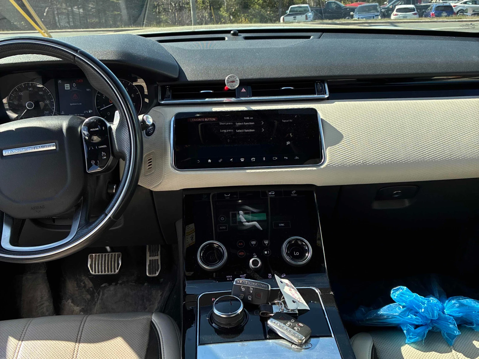 Land Rover Range Rover Velar R-Dynamic S* CARFAX* АВТО КРЕДИТ* , снимка 9 - Автомобили и джипове - 55189101