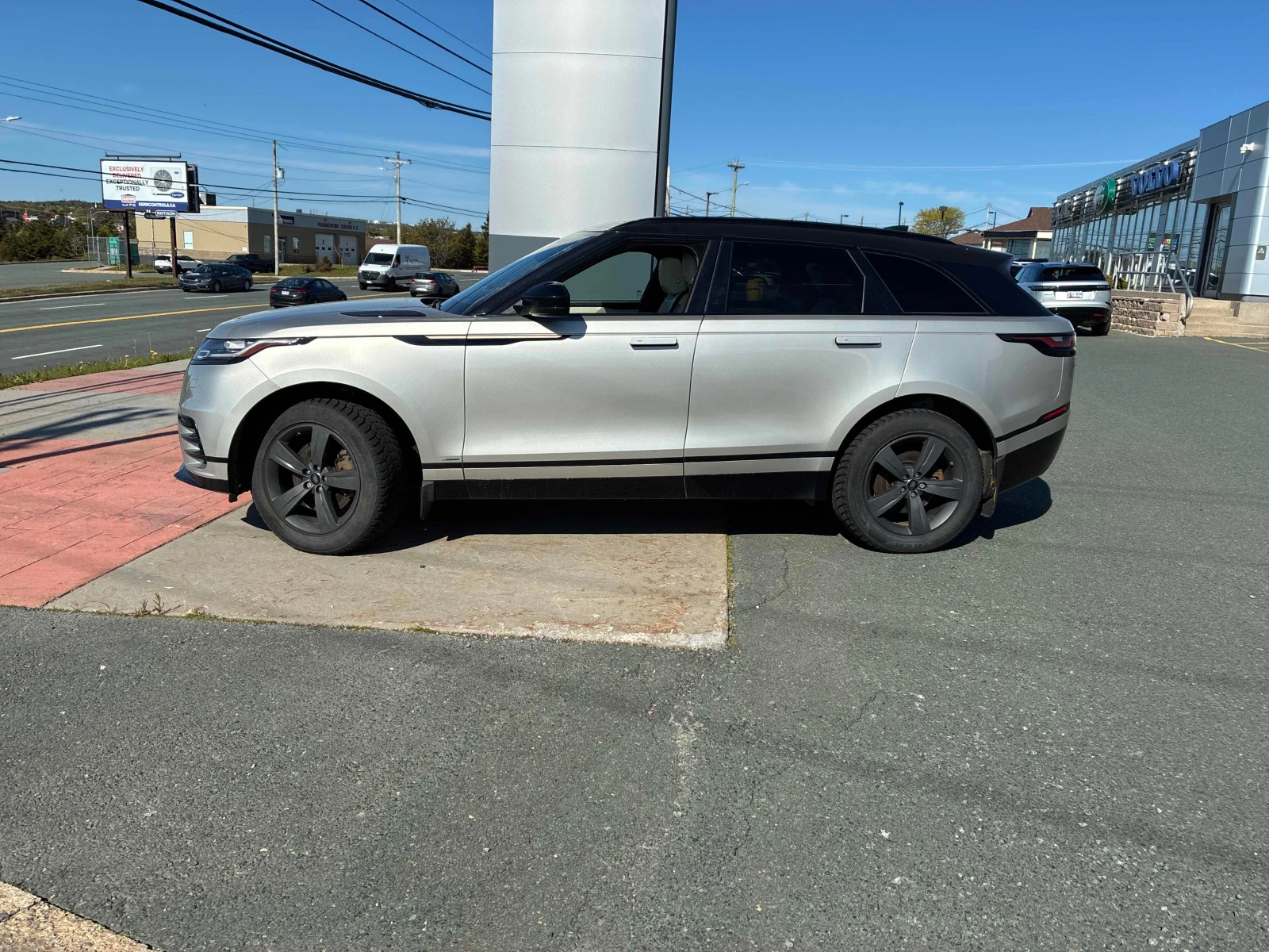 Land Rover Range Rover Velar R-Dynamic S* CARFAX* АВТО КРЕДИТ* , снимка 3 - Автомобили и джипове - 55189101