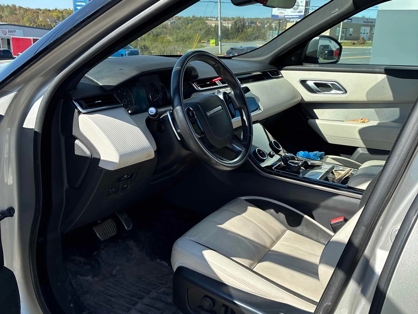 Land Rover Range Rover Velar R-Dynamic S* CARFAX* АВТО КРЕДИТ* , снимка 8 - Автомобили и джипове - 55189101
