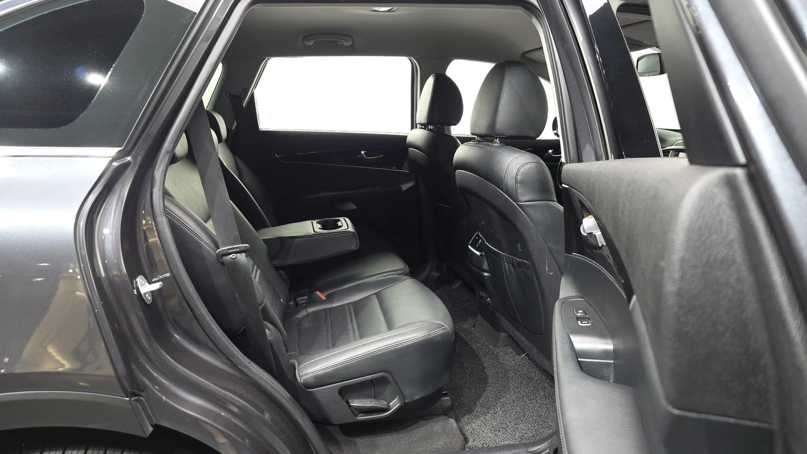Kia Sorento 2.2* KEYLESS* ПОДГРЕВ ВОЛАН* ЕЛ. БАГАЖНИК* КРАЙНА , снимка 12 - Автомобили и джипове - 55318959