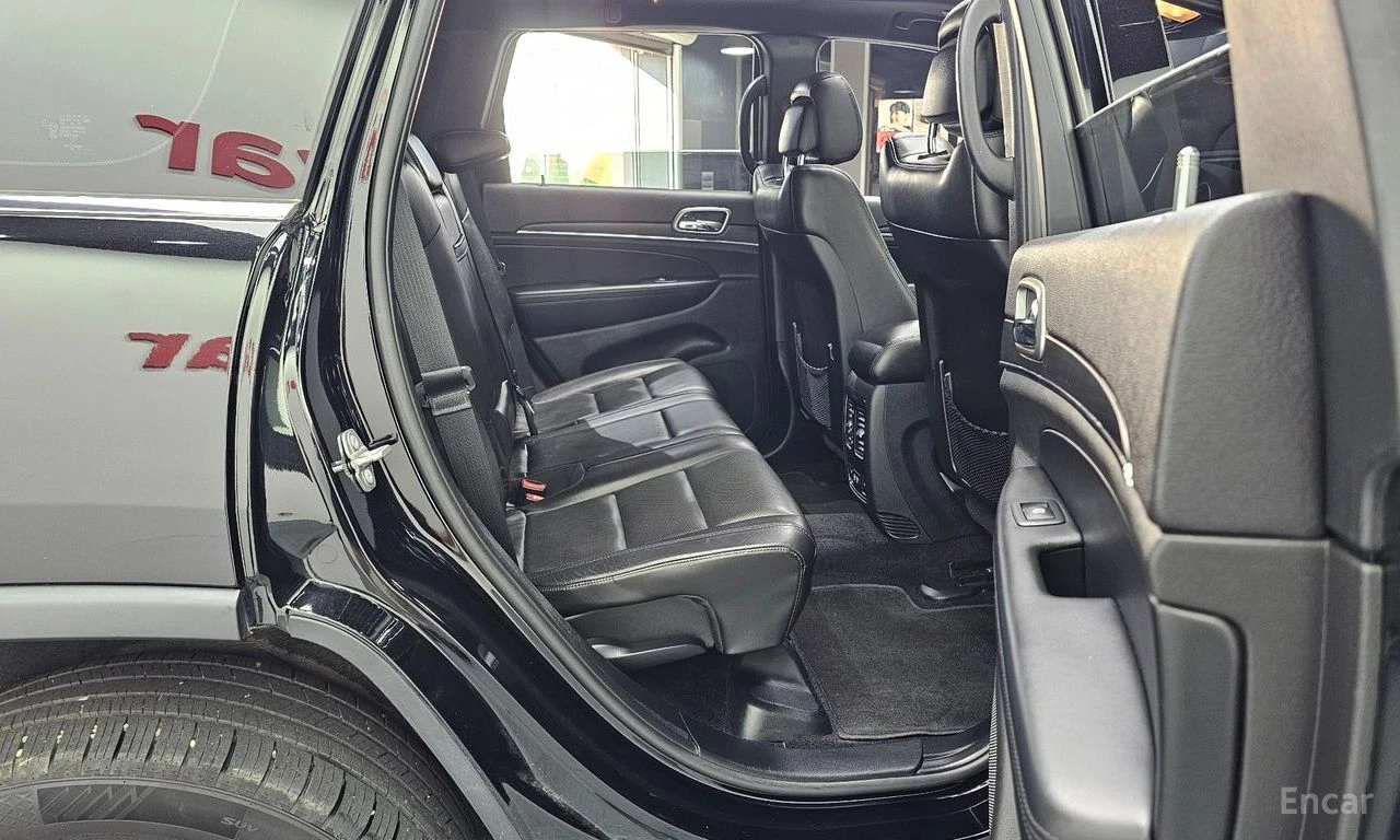 Jeep Grand cherokee 3.6* V6* 8ZF* ПОДГРЕВ* ОБДУХВАНЕ* КАМЕРА* МЪРТВА* , снимка 15 - Автомобили и джипове - 55582884