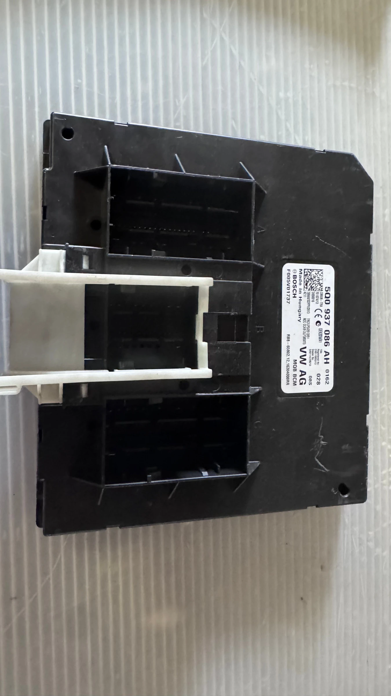   a VW Passat - 5Q0937086AH | Mobile.bg   1