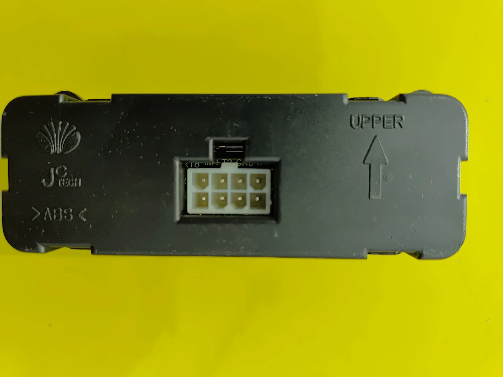 Продавам часовник