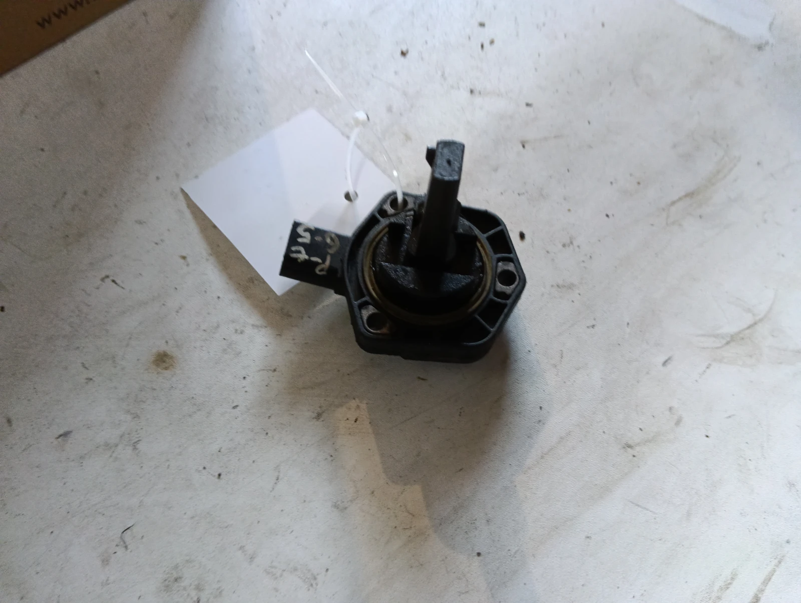 датчик масло 2.0 FSI 6PR00807903 1J0907660C VW Passat